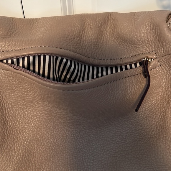 Kate Spade Crossbody Bag. Beige color. - Picture 6 of 16